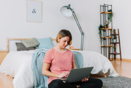 Kde je hranice mezi ložnicí a pracovnou a jak poznat, kdy je to už moc?