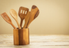 Tradiční dřevěné nádobí dodá vaší kuchyni domácí atmosféru