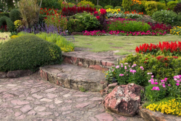 Jak lze využít přírodní kámen v zahradě? Postavíte z něj suchou zídku i zajímavou dekoraci