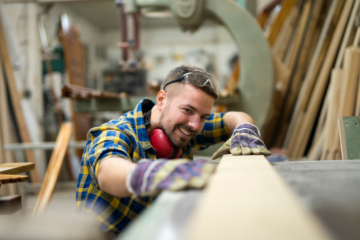 Proč roste zájem o ručně vyráběný nábytek a lokální řemeslo? Proč roste zájem o ručně vyráběný nábytek a lokální řemeslo?